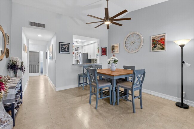 Building Photo - 5152 Golfview Ct