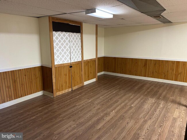 Building Photo - 114 Phillips Ave