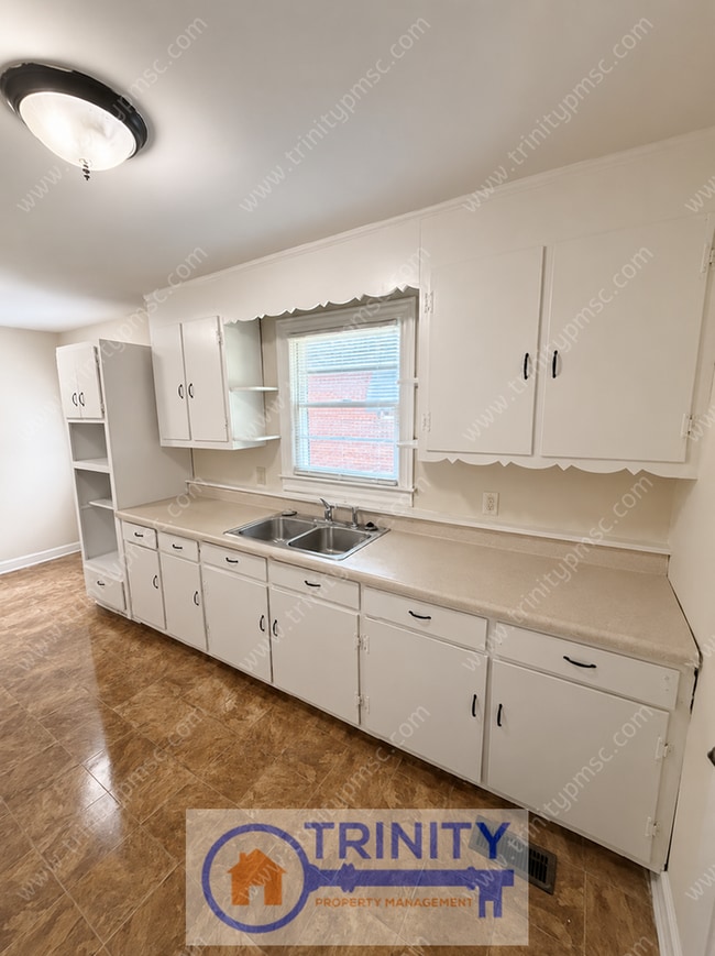 Building Photo - Your new home awaits!