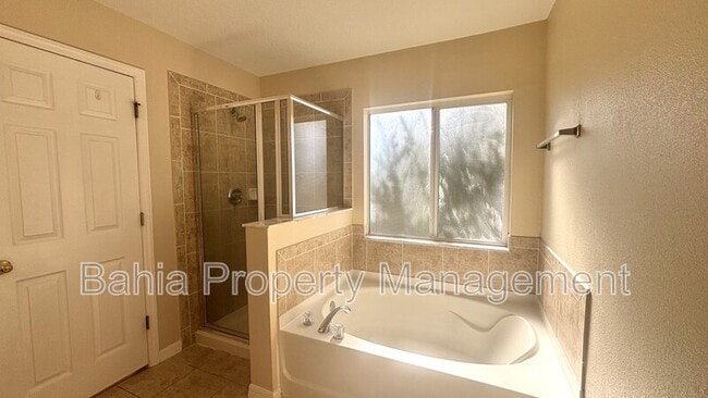 Building Photo - 2487 Hassonite St