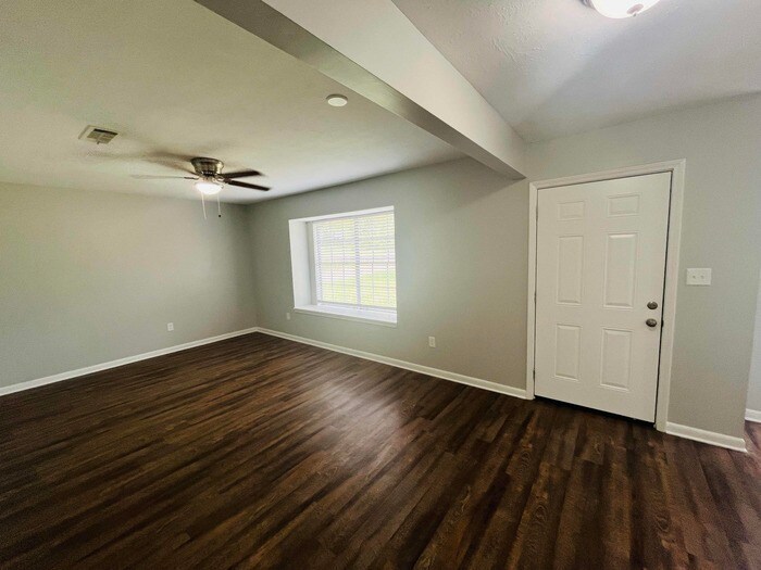 Building Photo - 1345 Stanton Dr