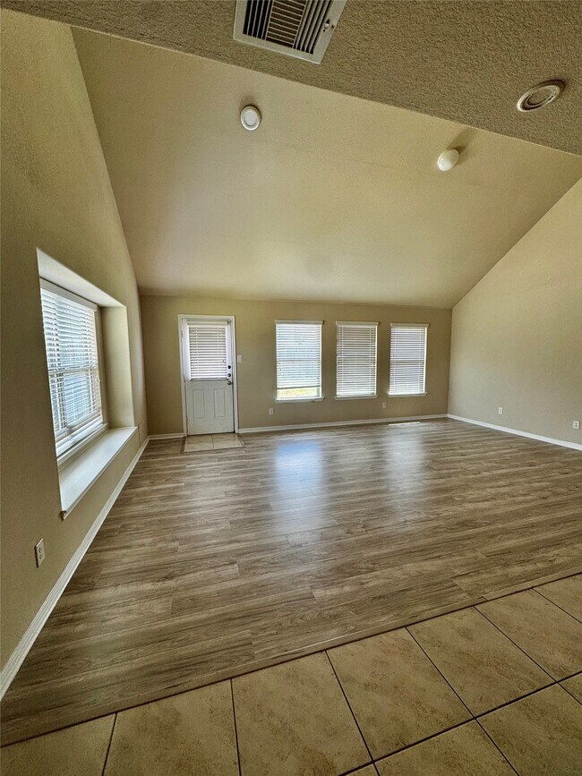 Building Photo - 2903 McDonough Way