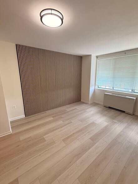 Building Photo - 10201 Grosvenor Pl
