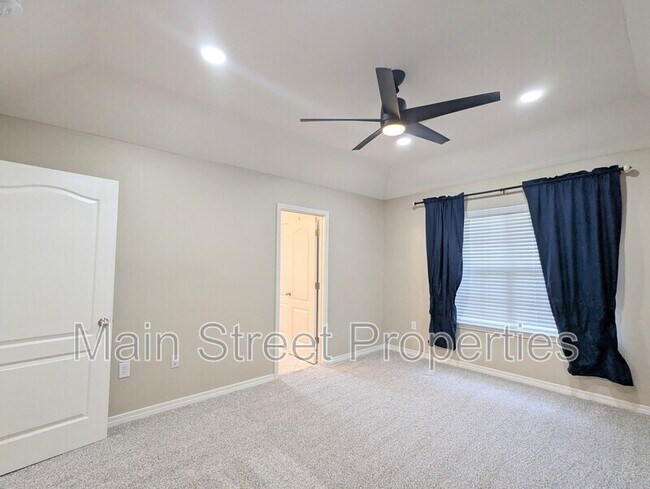 Building Photo - 5760 Jade Moon Cir