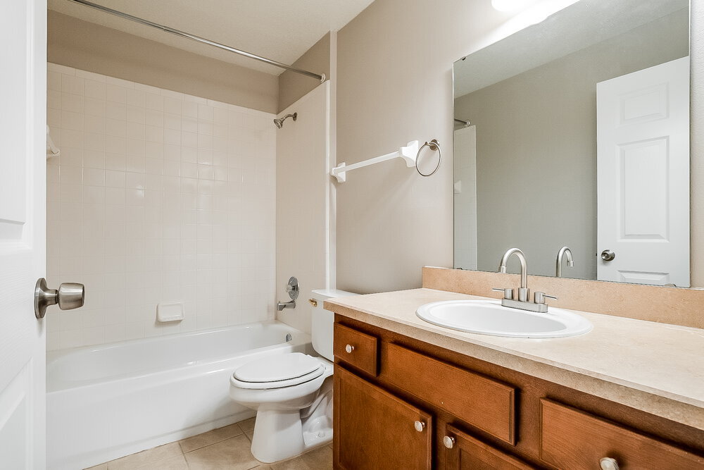 Building Photo - 303 Riunite Cir