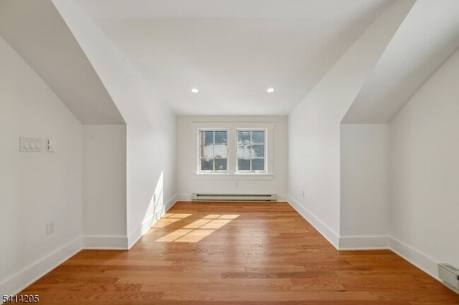 Building Photo - 42 Brookfield Rd