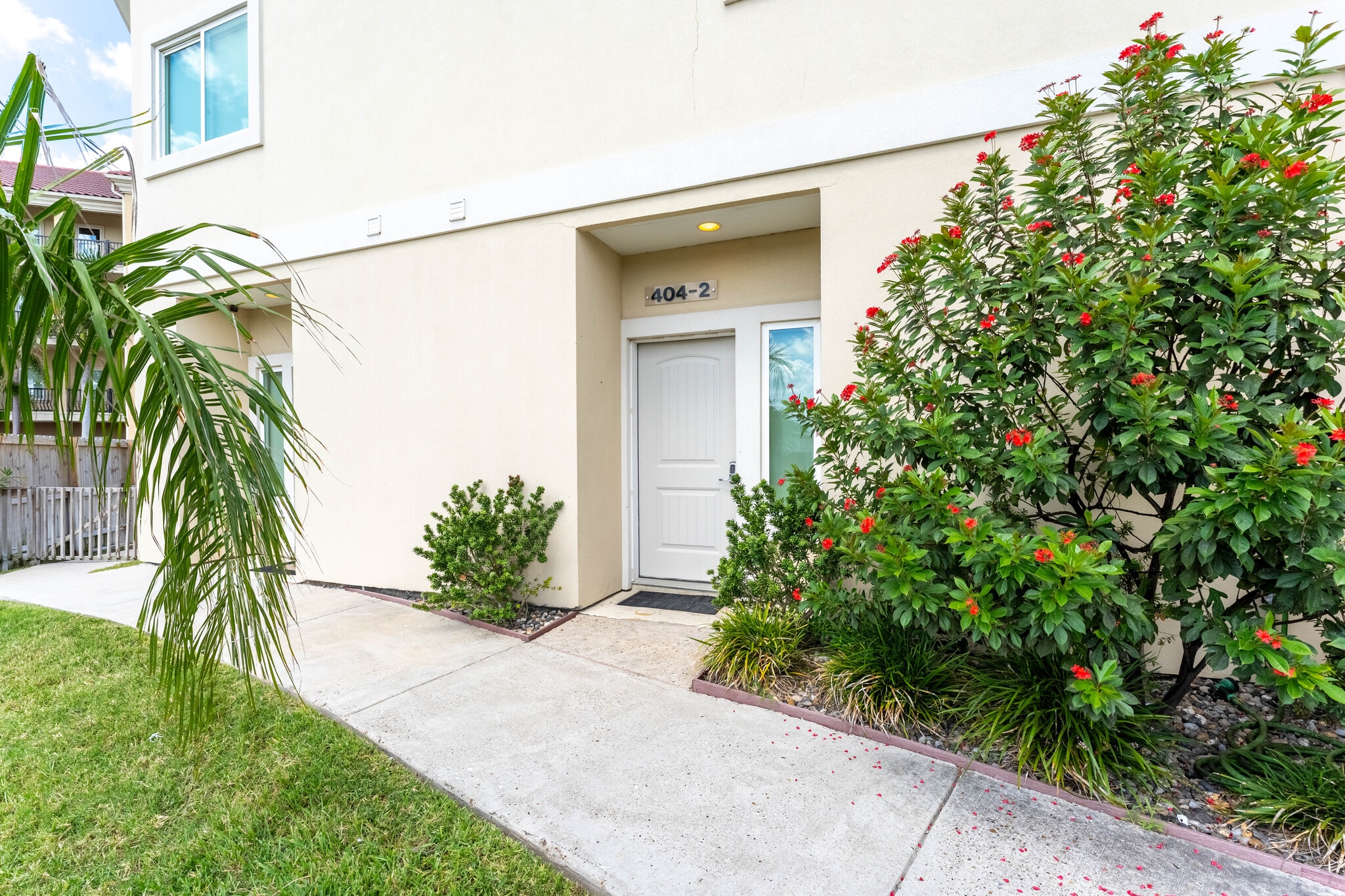 Building Photo - 404 N Tarnava St
