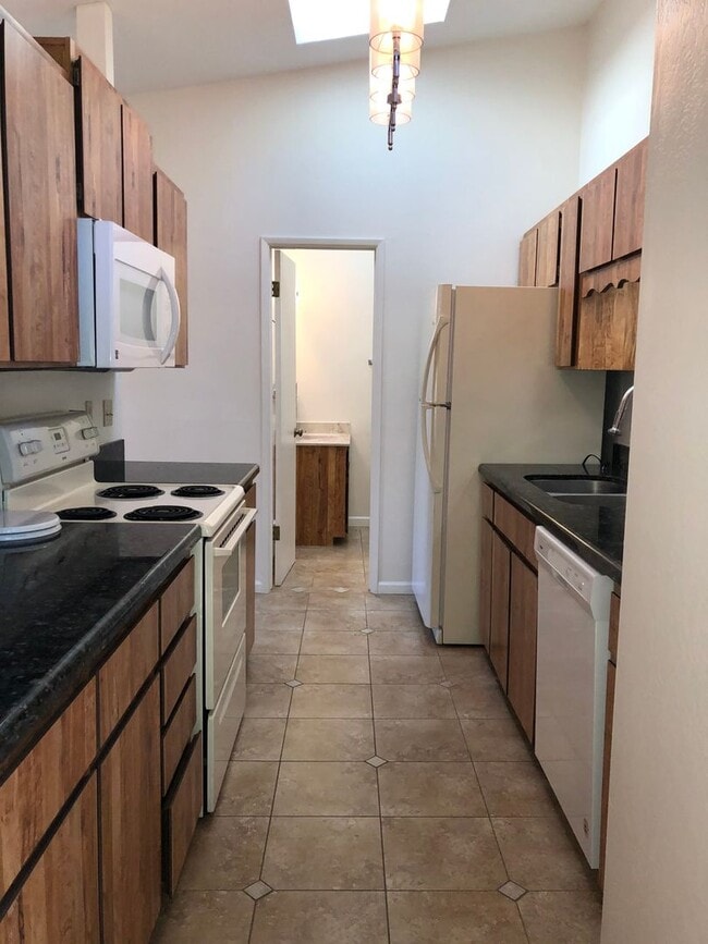 Building Photo - PM16-00277S: Joseph