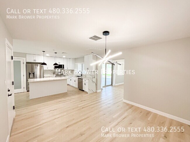 Building Photo - 4416 E Capistrano Ave