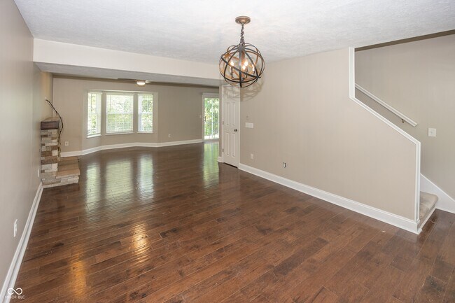 Building Photo - 2410 Silver Ct
