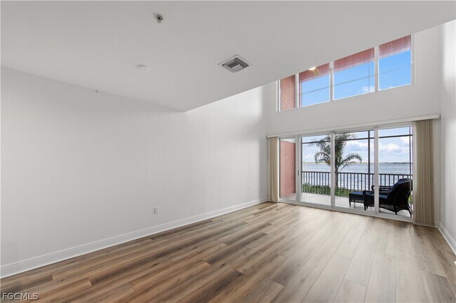 Building Photo - 2745 First St