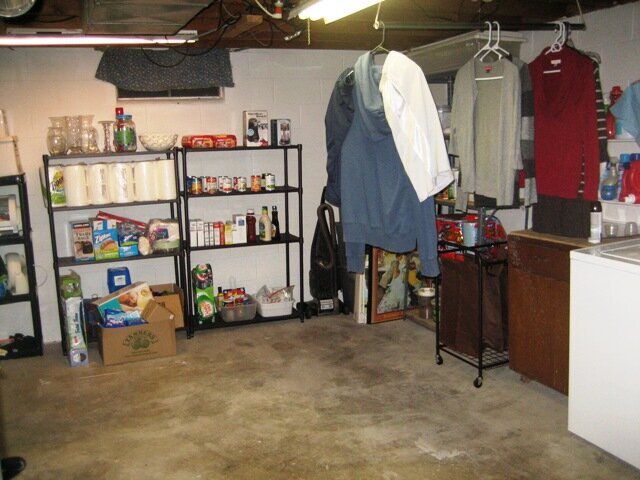 Building Photo - 12 Delaine Dr