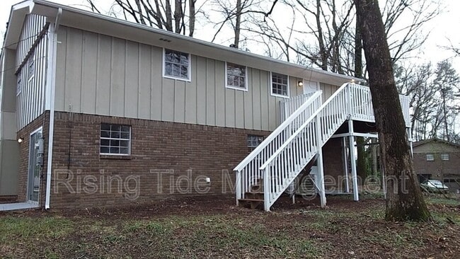 Building Photo - 5500 Crestview Dr