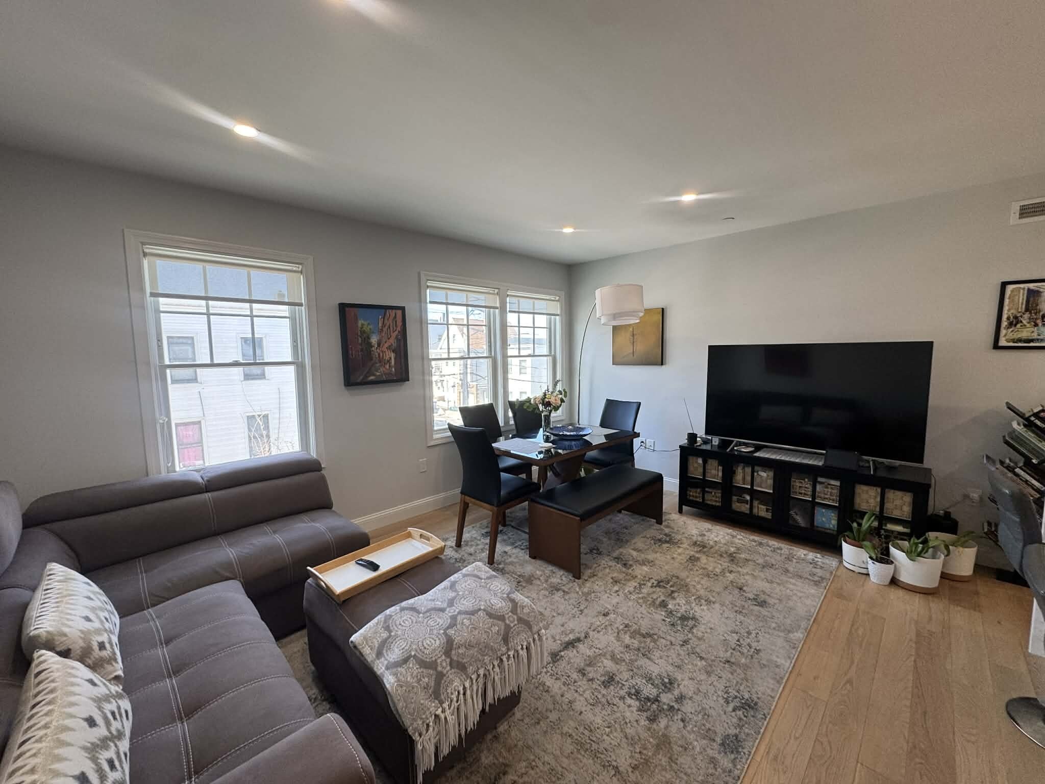 Building Photo - 137 Falcon St