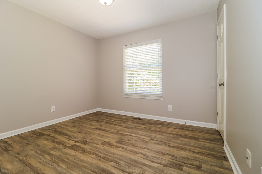 Building Photo - 523 White Pines Dr