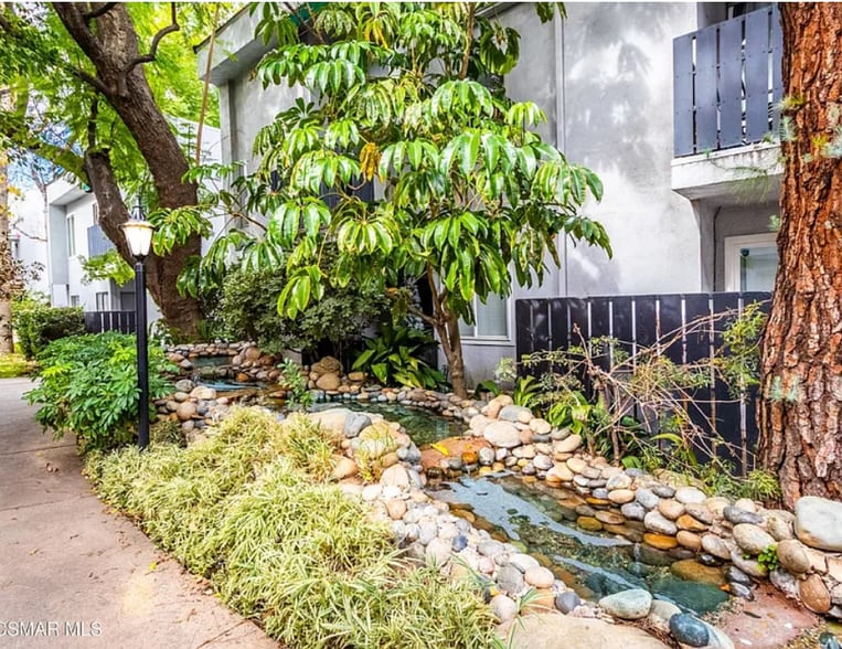 Building Photo - 18645 Hatteras St