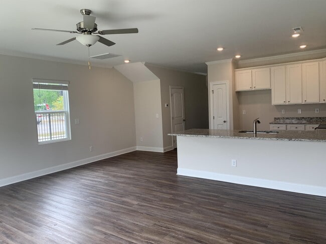 Building Photo - 6927 Eddy Point Ln