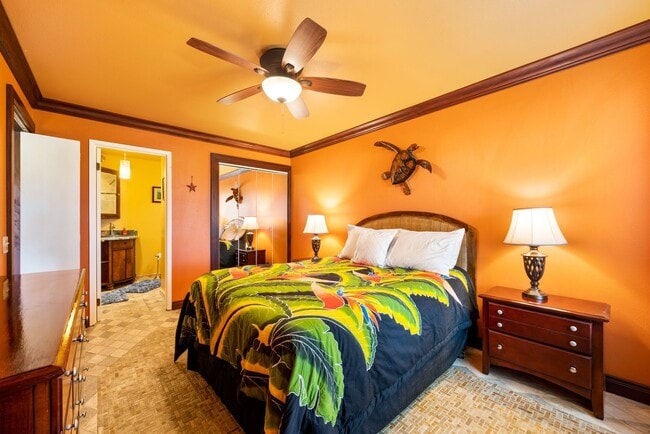 Building Photo - Beautiful turnkey furnished 1- Bedroom 1-bath condo at Fairway Terrace