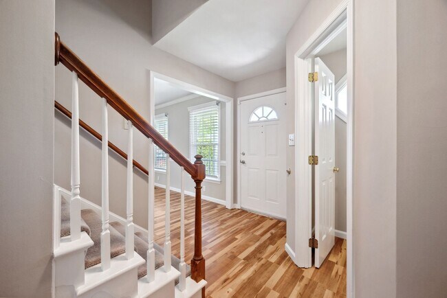 Building Photo - 304 Lynn's Way Yorktown VA 23962: Freshly Painted Updated Photos Coming !