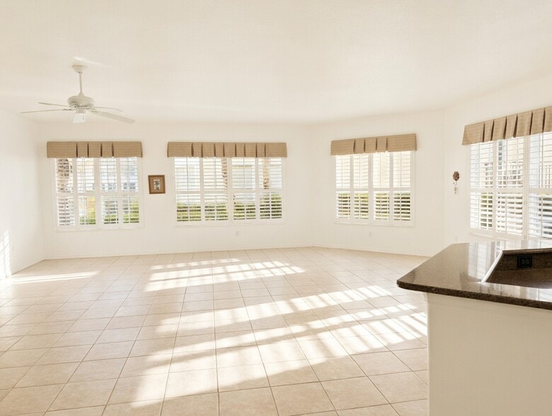 Building Photo - 1802 Triano Cir