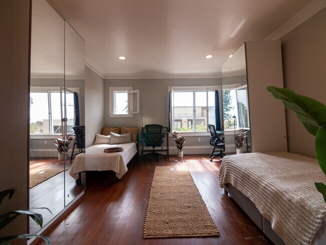 Comfortable double room with warm finishes - 2901 Channing