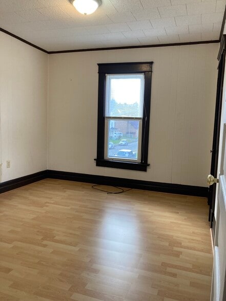 Bedroom - 104 W Miller St