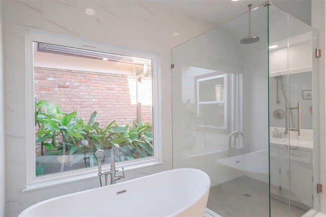 Building Photo - 1319 Hannington Dr