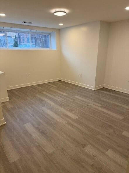 Building Photo - 8106 S Langley Ave