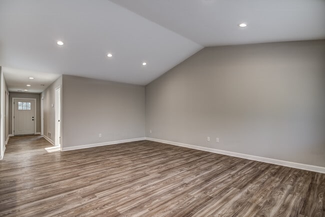 Building Photo - 1594 Gunston Dr