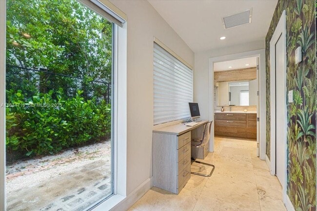 Building Photo - 435 Ridgewood Rd