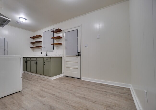 Building Photo - 2696 W View St