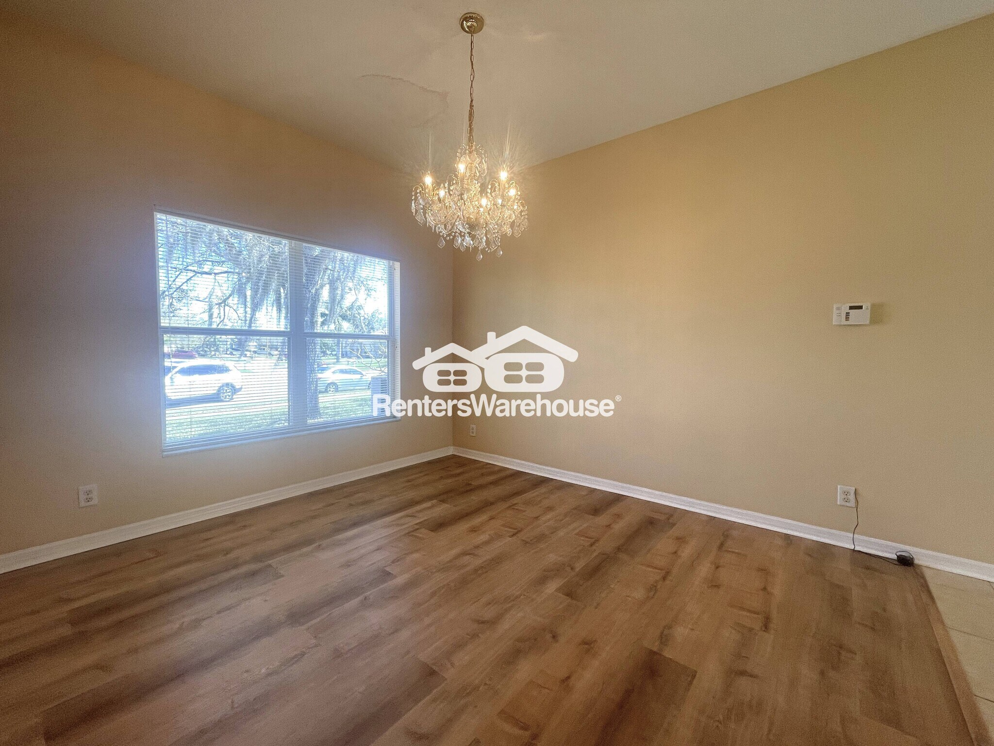 Building Photo - 884 Addison Dr NE