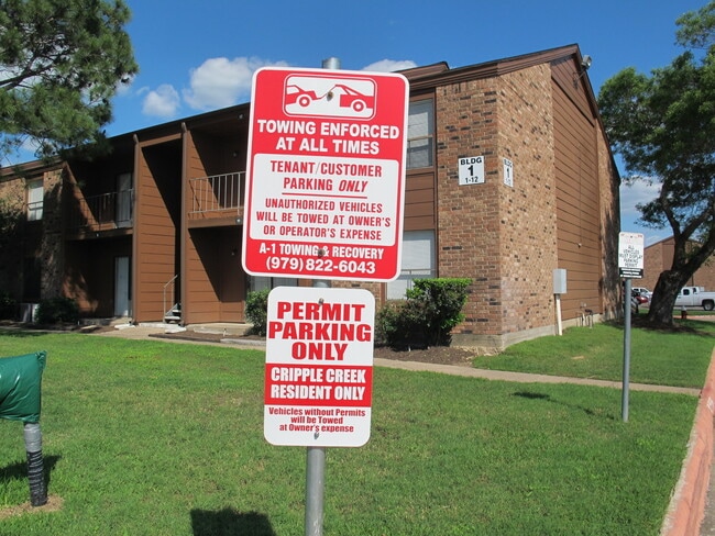 Building Photo - College Station, 1 bedroom / 1 bath condo - Cripple Creek Condos