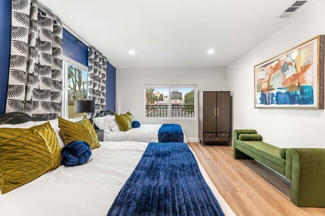 Building Photo - 1400 N Orange Dr