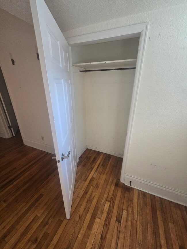 Building Photo - Spacious and Bright 3B Home in Longmont Available NOW! Great Location!