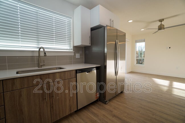 Building Photo - 4632 N Iota Ln