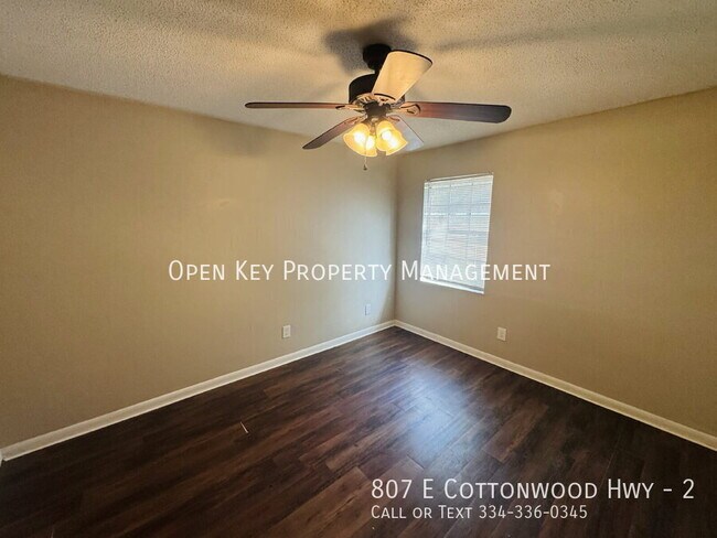 Building Photo - 807 E Cottonwood Rd