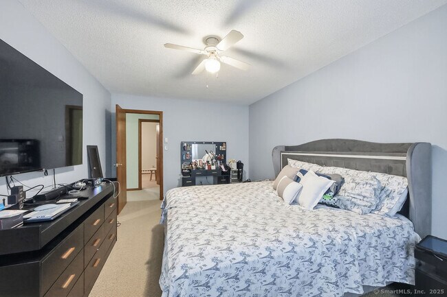 Building Photo - 25 Washington St