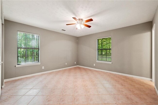 Building Photo - 2885 Webb Rd