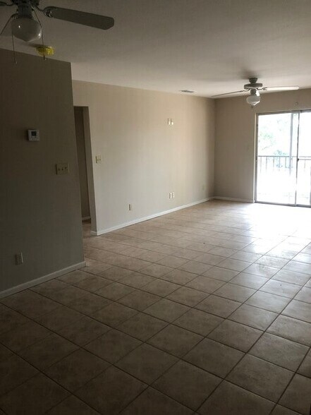 Building Photo - 213 E Upas Ave