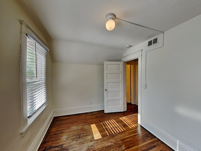 Building Photo - 1403 Barclay St
