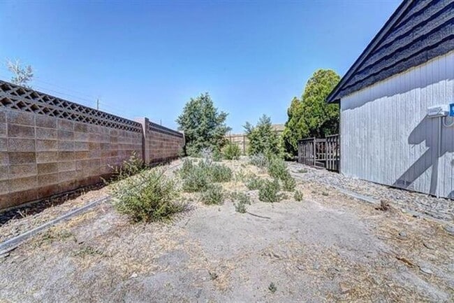 Building Photo - Stunning home in highly sought neighborhood!