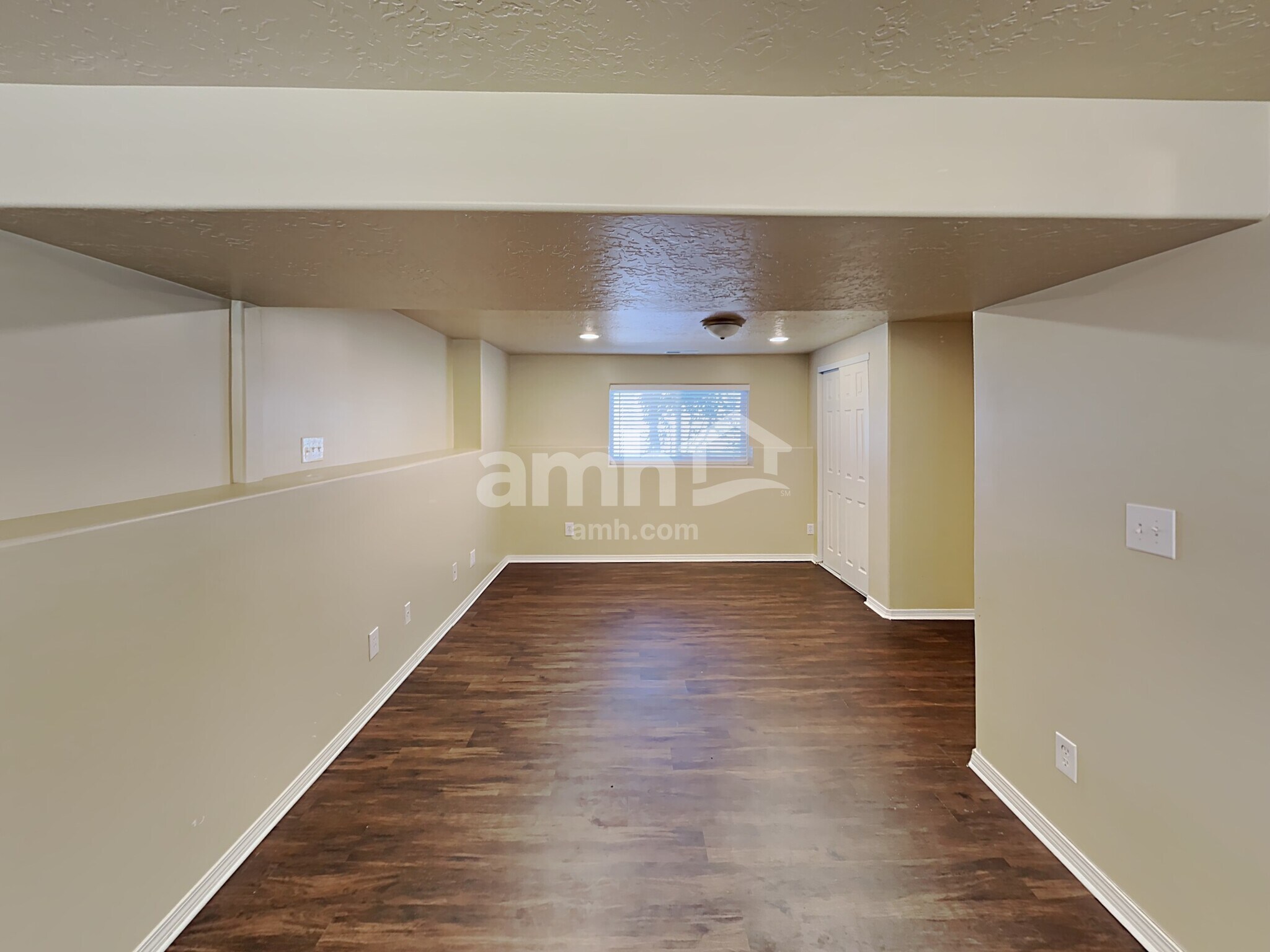 Building Photo - 543 Canyon View Dr