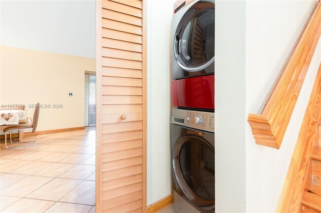 Building Photo - 17360 NW 69th Ct