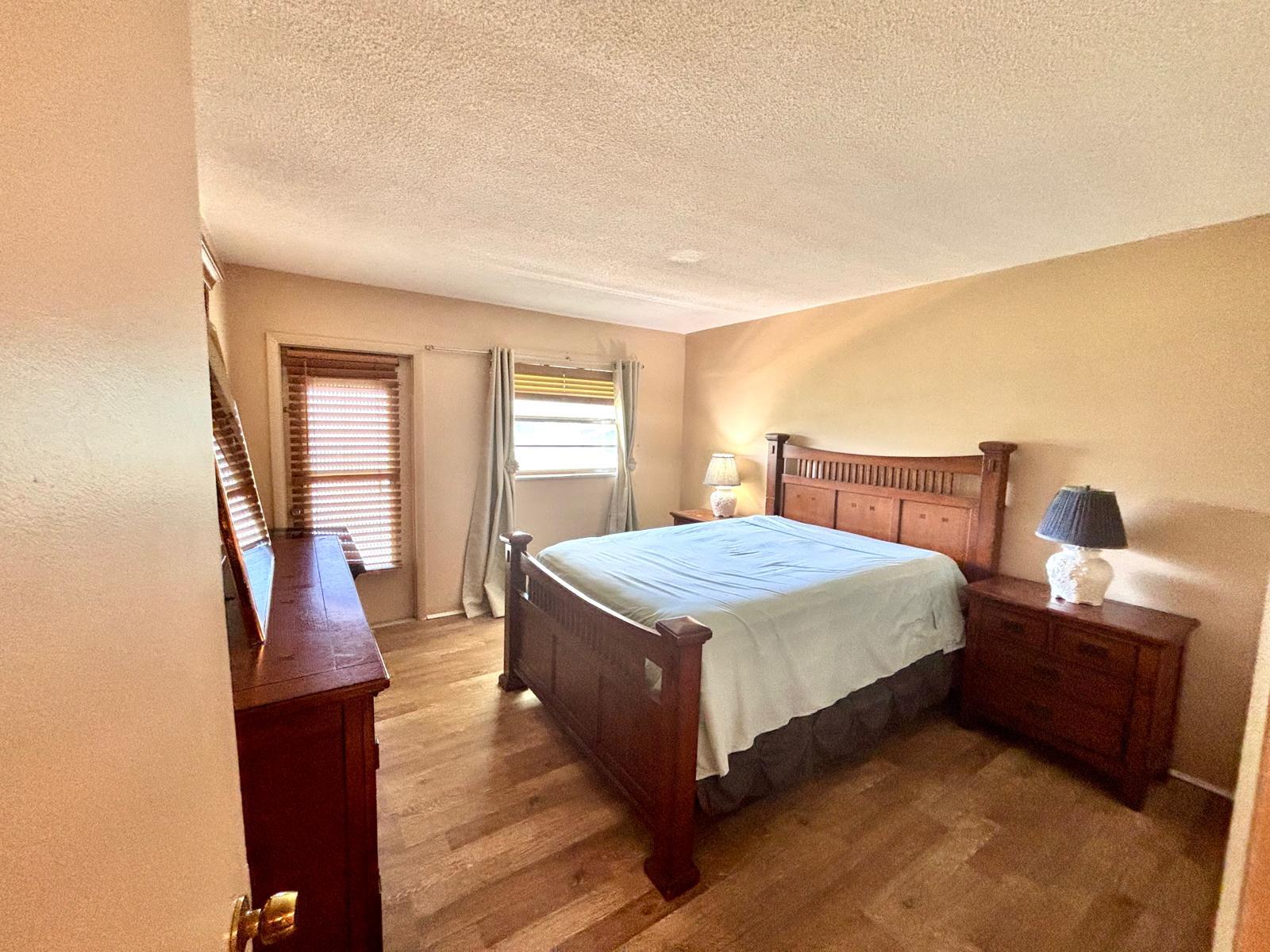 Building Photo - 2031 Dewey St