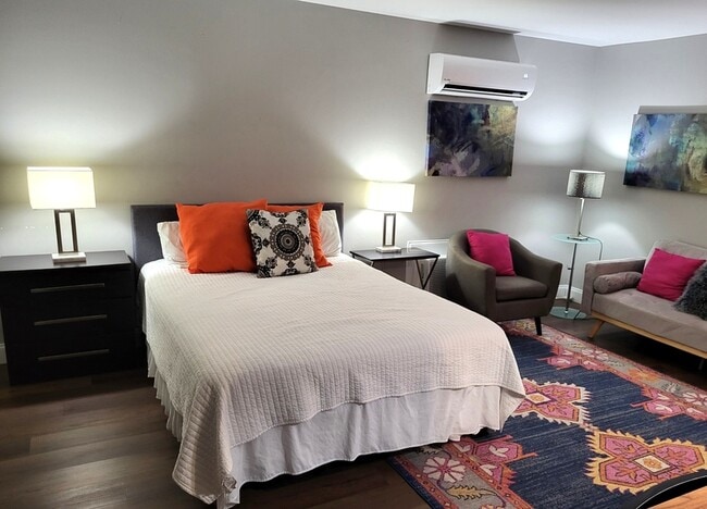 Building Photo - 815 Clay St