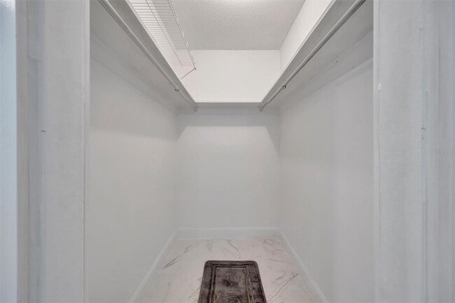 Building Photo - 9819 Hernando Ct