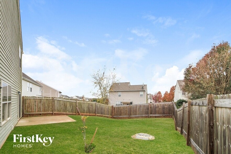 Building Photo - 111 Rosemont Ln