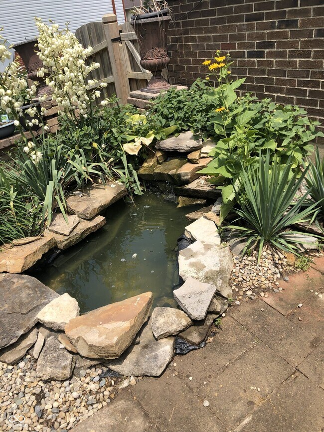 Building Photo - 7620 Snowflake Dr