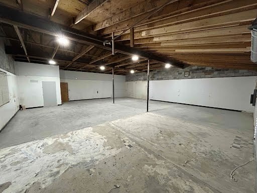 Building Photo - 2270 Harper Rd